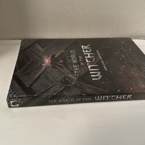 The World of the Witcher: Video Game Compendium Hardcover - Picture 6 of 8